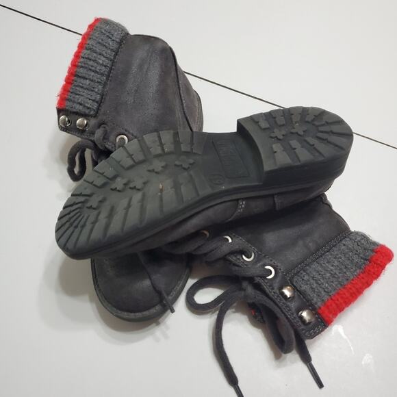 Mad Love Love Womens Size 5.5 Lace up boots with red trim - Picture 9 of 13